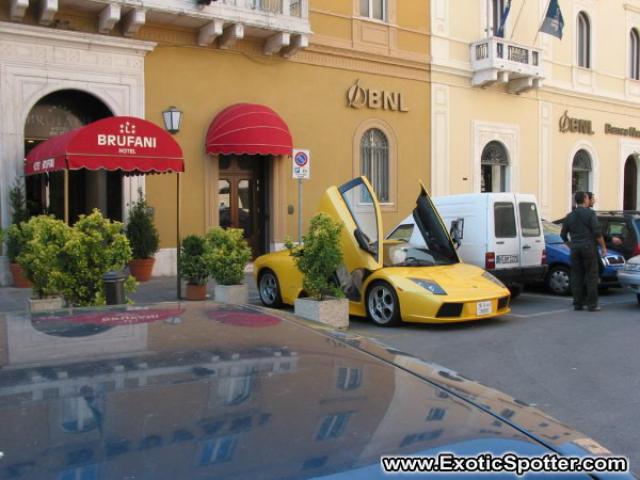 Lamborghini Murcielago spotted in Perugia, Italy