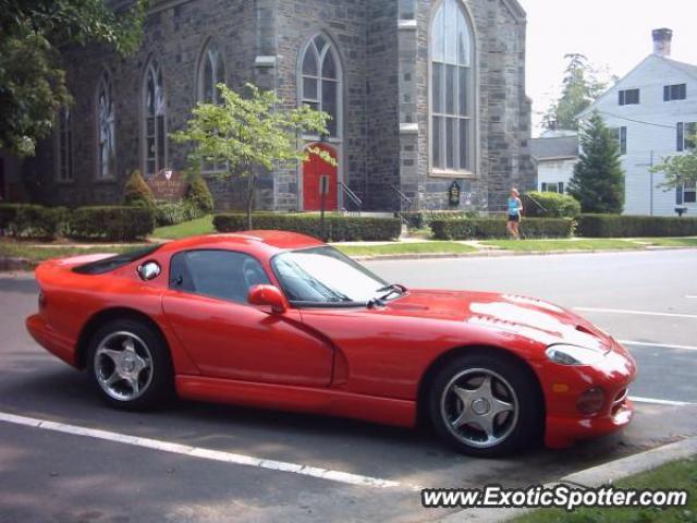 Dodge Viper spotted in Guilford, Connecticut