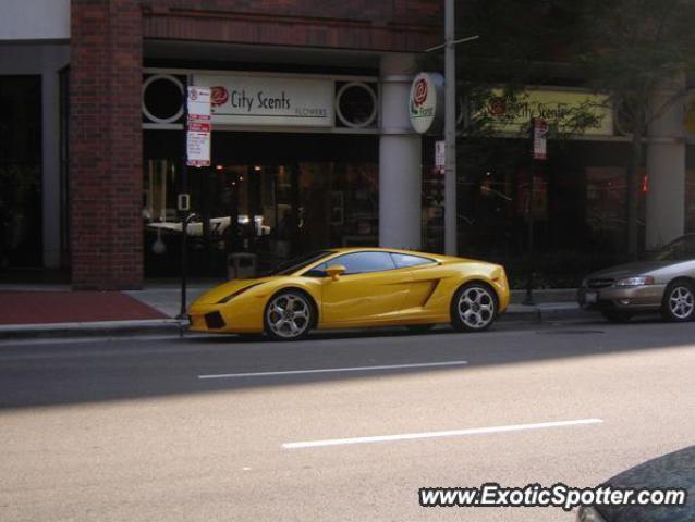 Lamborghini Gallardo spotted in Chicago, Illinois