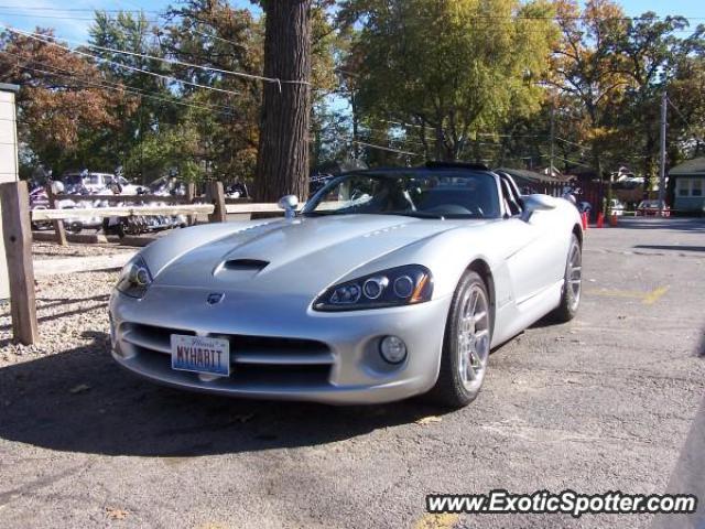 Dodge Viper spotted in Port Barrington, Illinois