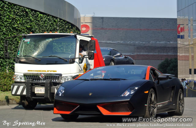 Lamborghini Gallardo spotted in Mexico City, Mexico