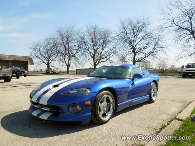 Dodge Viper spotted in Lake Zurich, Illinois