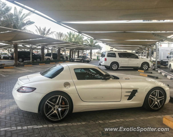 Mercedes SLS AMG spotted in Dubai, United Arab Emirates