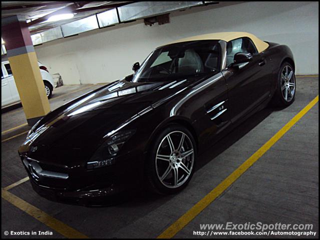 Mercedes SLS AMG spotted in Bangalore, India