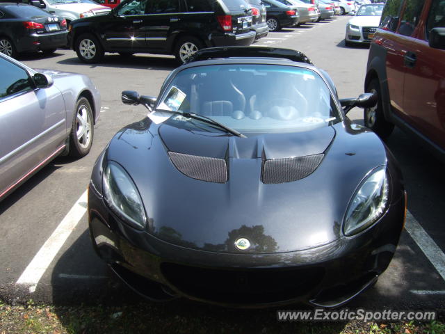 Lotus Elise spotted in Greenwich, Connecticut