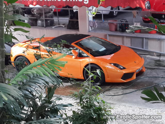 Lamborghini Gallardo spotted in Singapore, Singapore