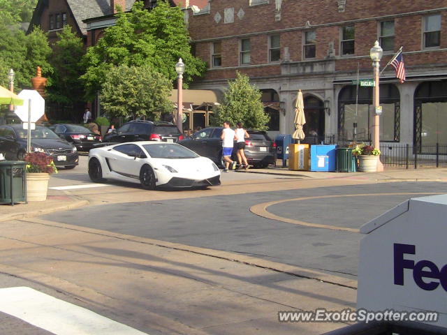 Lamborghini Gallardo spotted in St. Louis, Missouri