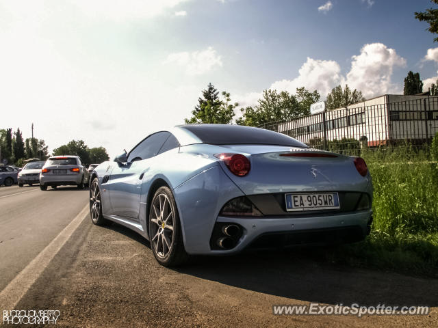 Ferrari California spotted in Bologna, Italy