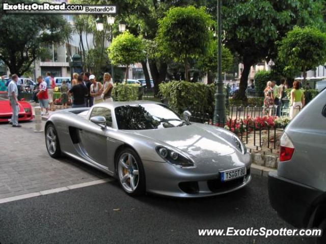 Mercedes SLR spotted in Paris, France