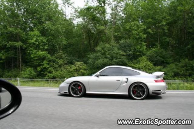 Porsche 911 GT3 spotted in Highway, New York