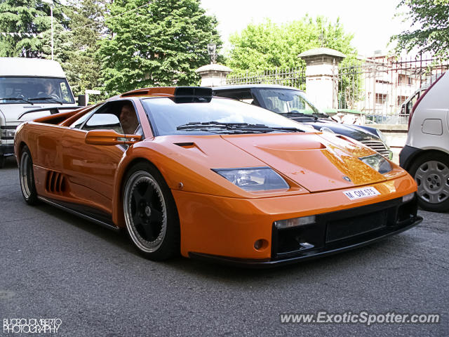 Lamborghini Diablo spotted in Bologna, Italy