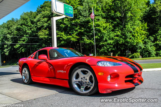 Dodge Viper spotted in Ridgefield, Connecticut