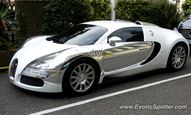 Bugatti Veyron spotted in London, United Kingdom