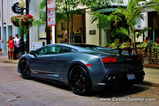 Lamborghini Gallardo spotted in Chicago, Illinois