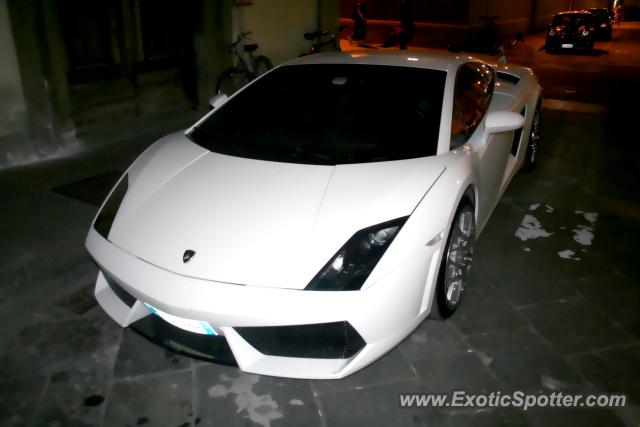 Lamborghini Gallardo spotted in Florence, Italy