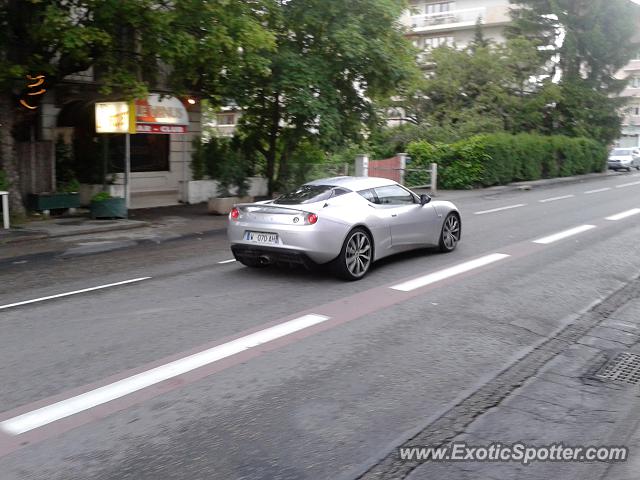 Lotus Evora spotted in Bergamo, Italy