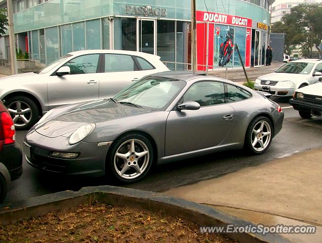 Porsche 911 spotted in Lima, Peru