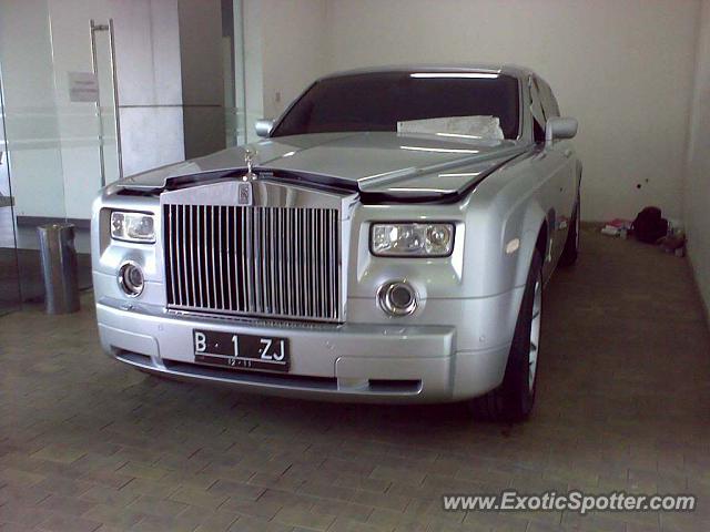 Rolls Royce Phantom spotted in Jakarta, Indonesia