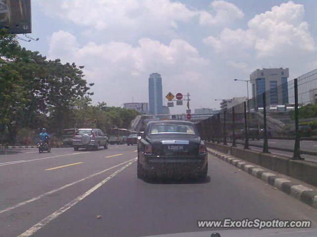 Rolls Royce Phantom spotted in Jakarta, Indonesia