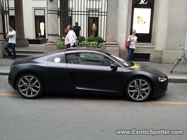 Audi R8 spotted in Milano, Italy