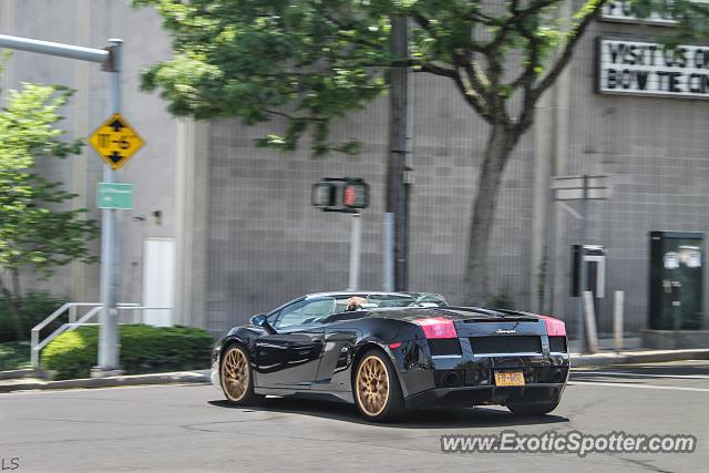 Lamborghini Gallardo spotted in Greenwich, Connecticut