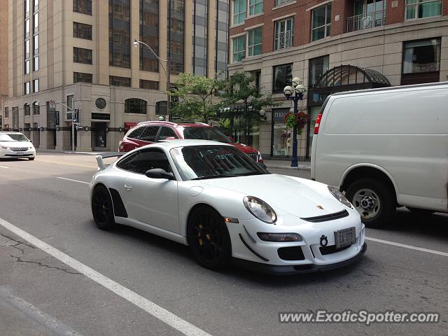 Porsche 911 GT3 spotted in Toronto, Canada