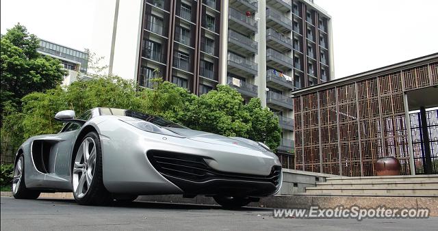 Mclaren MP4-12C spotted in Shanghai, China