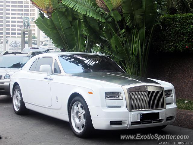 Rolls Royce Phantom spotted in Jakarta, Indonesia