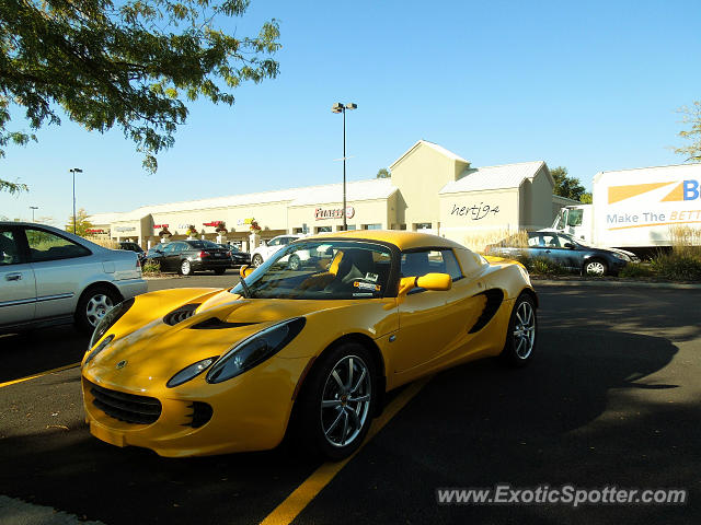 Lotus Elise spotted in Buffalo Grove, Illinois