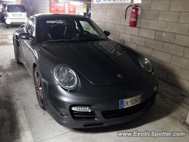 Porsche 911 Turbo spotted in Milano, Italy