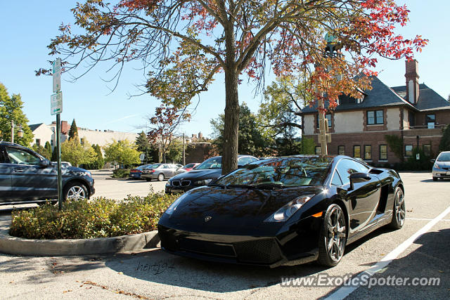 Lamborghini Gallardo spotted in Lake Forest, Illinois