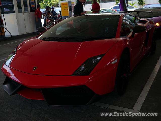 Lamborghini Gallardo spotted in Jakarta, Indonesia