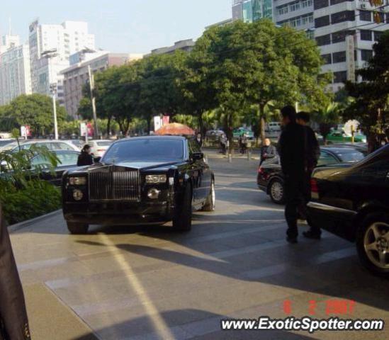 Rolls Royce Phantom spotted in Fujian, China