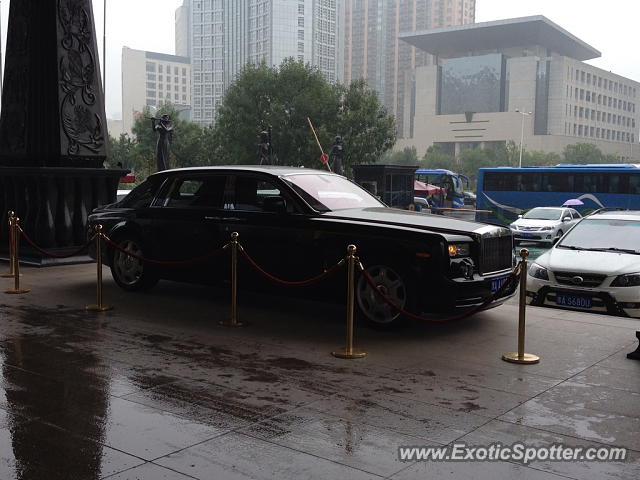 Rolls Royce Phantom spotted in Zhengzhou,Henan, China