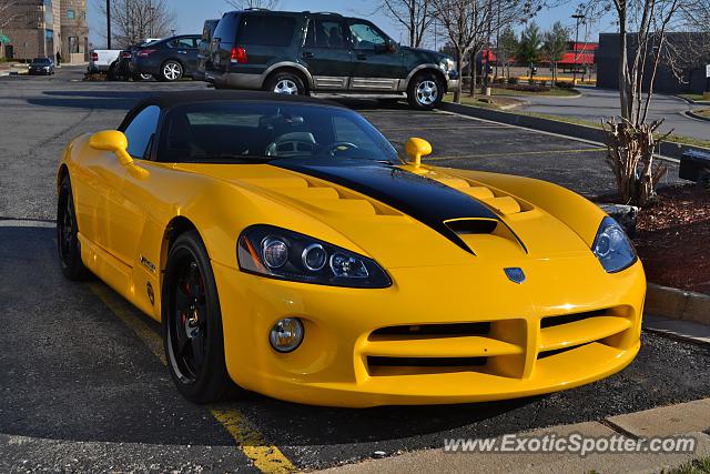 Dodge Viper spotted in Overland Park, Kansas