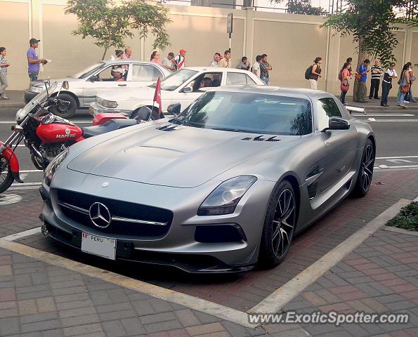 Mercedes SLS AMG spotted in Lima, Peru