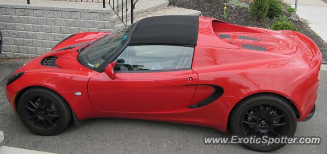 Lotus Elise spotted in Toronto, Canada