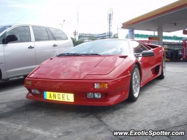 Lamborghini Diablo spotted in Makati City, Philippines