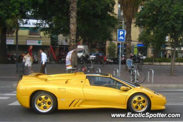 Lamborghini Diablo spotted in Barcelona, Spain