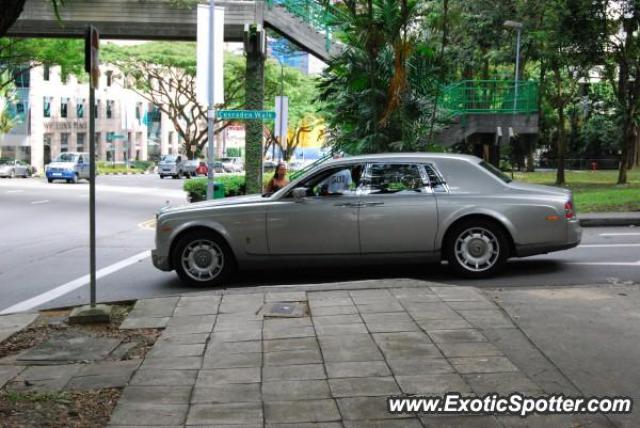 Rolls Royce Phantom spotted in Singapore, Singapore