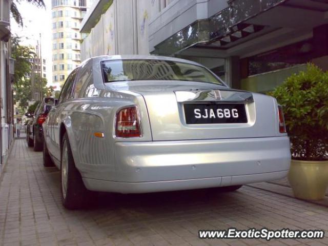 Rolls Royce Phantom spotted in Orchard Road, Singapore