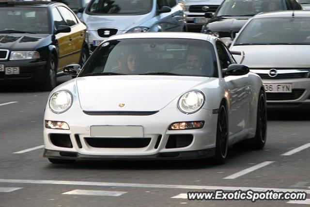 Porsche 911 GT3 spotted in Barcelona, Spain