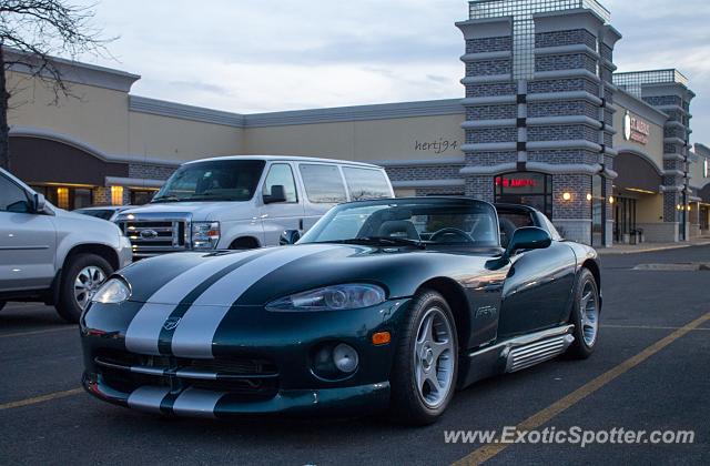 Dodge Viper spotted in Schaumburg, Illinois