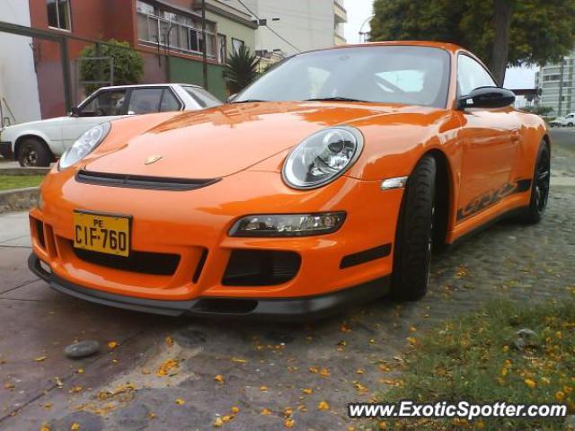 Porsche 911 GT3 spotted in Lima, Peru