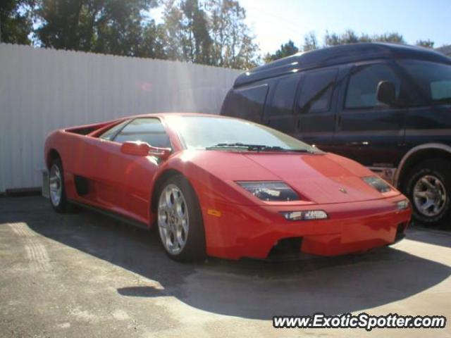 Lamborghini Diablo spotted in Orlando, Florida