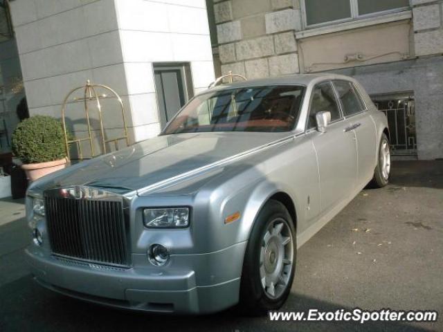 Rolls Royce Phantom spotted in Istanbul, Turkey