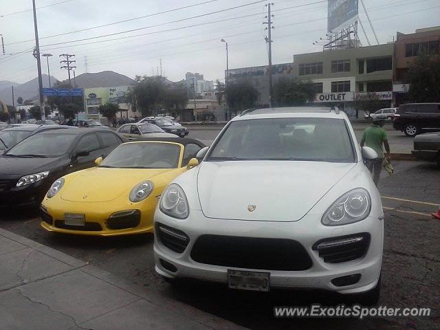 Porsche 911 Turbo spotted in Lima, Peru