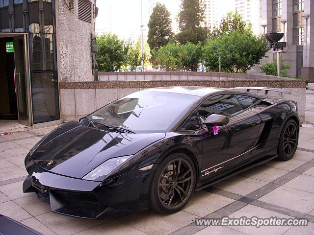 Lamborghini Gallardo spotted in Beijing, China