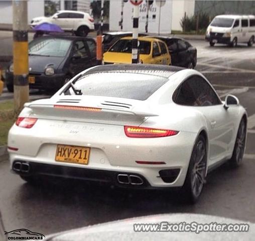 Porsche 911 spotted in Bogota, Colombia