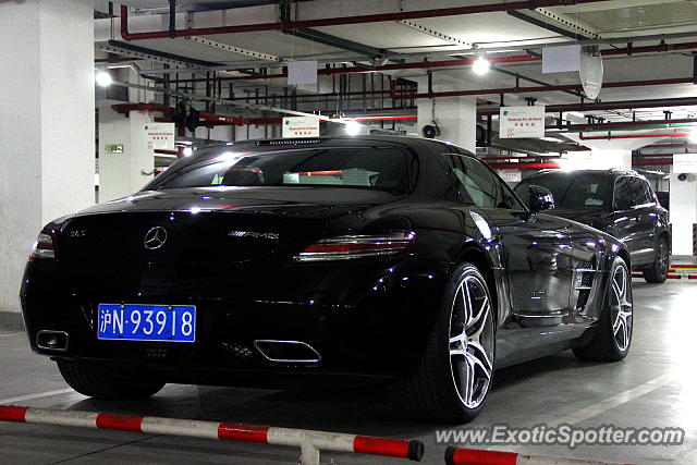 Mercedes SLS AMG spotted in Shanghai, China